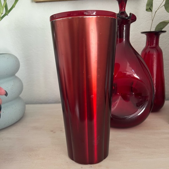 Red gradient stainless steel Starbucks tumbler 24 oz lightly used - Picture 3 of 5
